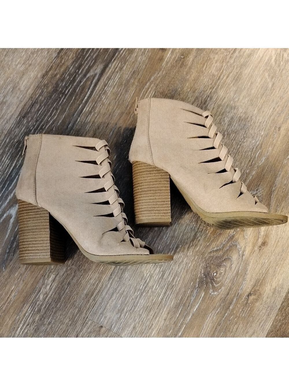 Qupid Tan Heeled Boots Cut Out Design - Picture 4 of 5